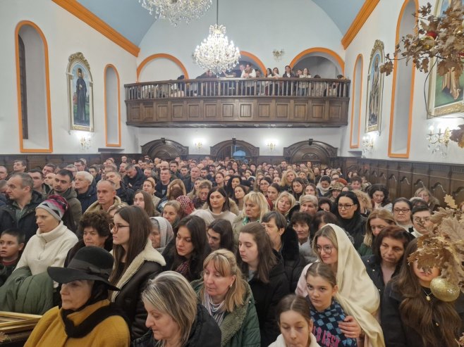 Молитвом у храмовима и у кругу породице Божић прослављен у Српској