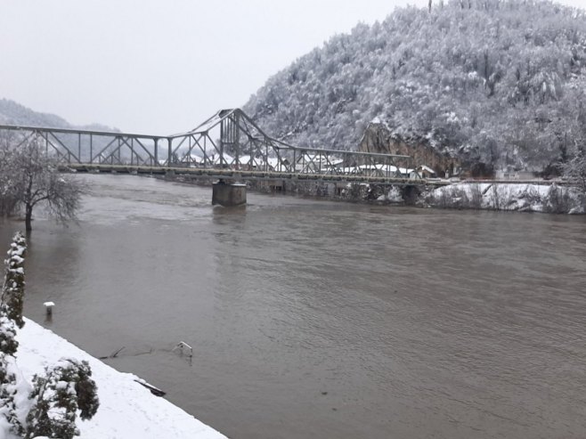 Ускоро струја у Дрињачи, Зелињу и Сопотнику, водостај Дрине у опадању