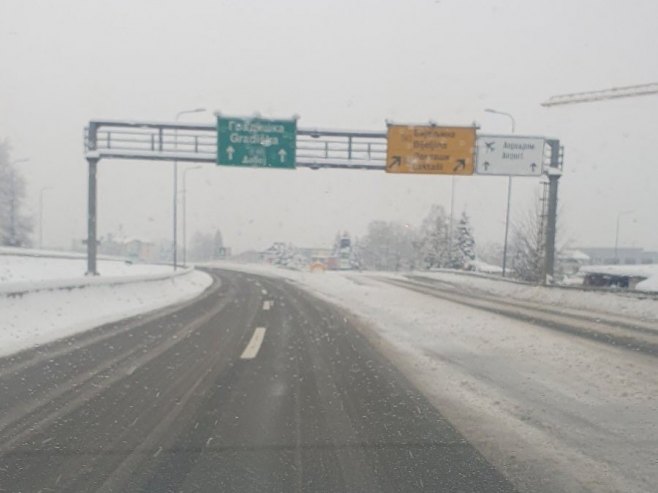 Све дионице ауто-путева у Српској су проходне и саобраћај се одвија без застоја (ФОТО)