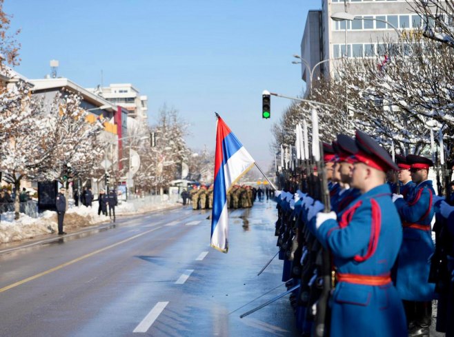 РТРС, 12.00 - Свечани дефиле поводом Дана Републике