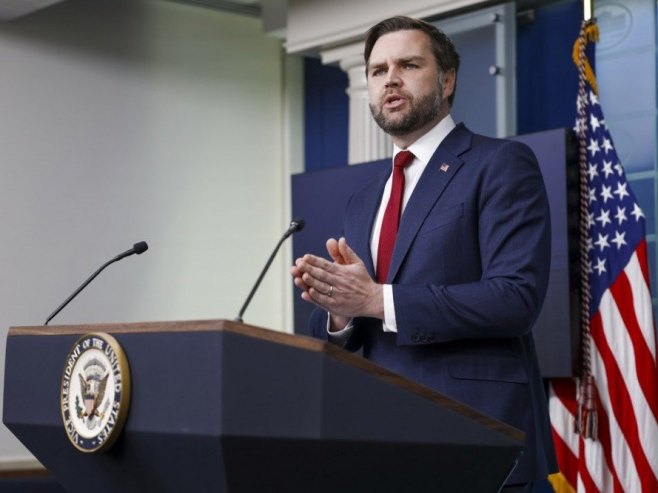 Венс позвао Европу да озбиљно схвати безбједност Гренланда