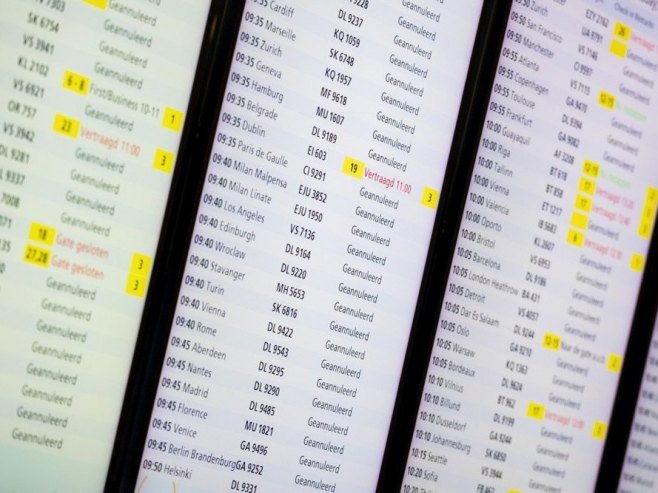 Скоро 100 летова отказано на аеродрому Схипхол због зимске олује