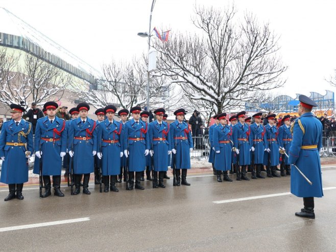 УЖИВО - Свечани дефиле поводом Дана Републике Српске