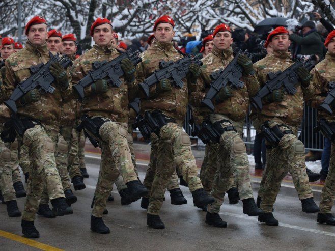 Дефиле поводом Дана Републике Српске, учествовали и припадници САЈ-а (ВИДЕО)