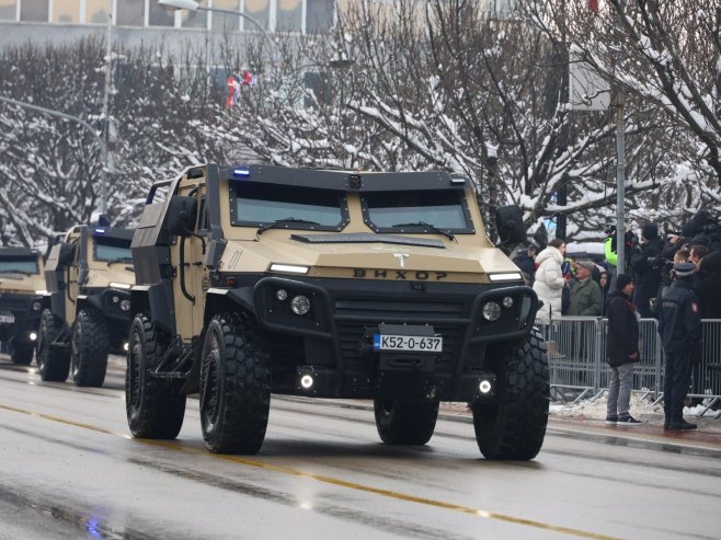 На свечаном дефилеу представљени "Деспот" и "Вихор" (ВИДЕО)