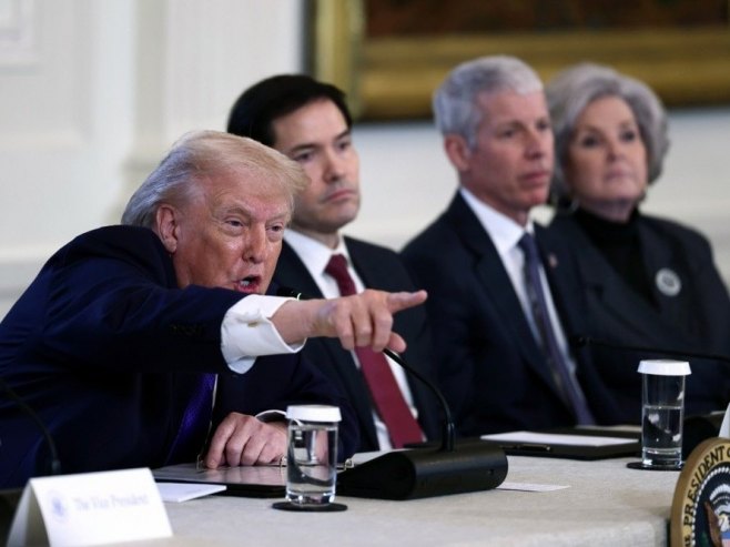 Трамп: Неопходно је да посједујемо Гренланд