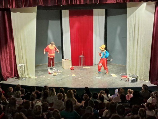 Изведена представа "Врбаска вила"