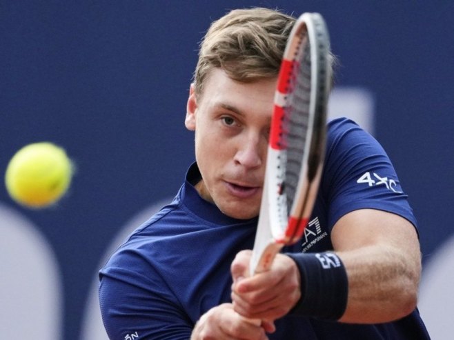 Међедовић у осмини финала АТП турнира у Окланду