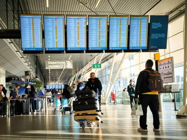Аеродроми широм Европе затворени због леденог времена, летови поремећени
