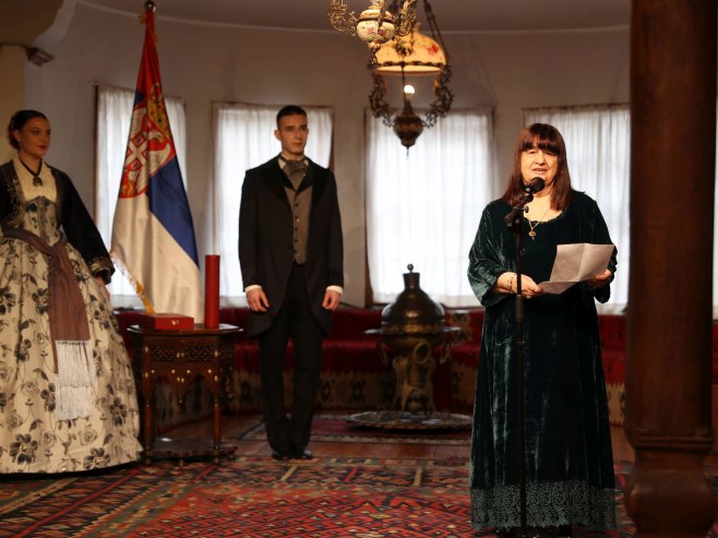 Књижевници Љиљани Хабјановић Ђуровић уручен орден Карађорђеве звезде