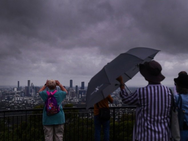 Велика олуја захватила Аустралију, поплаве односиле аутомобиле, хиљаде становника без струје