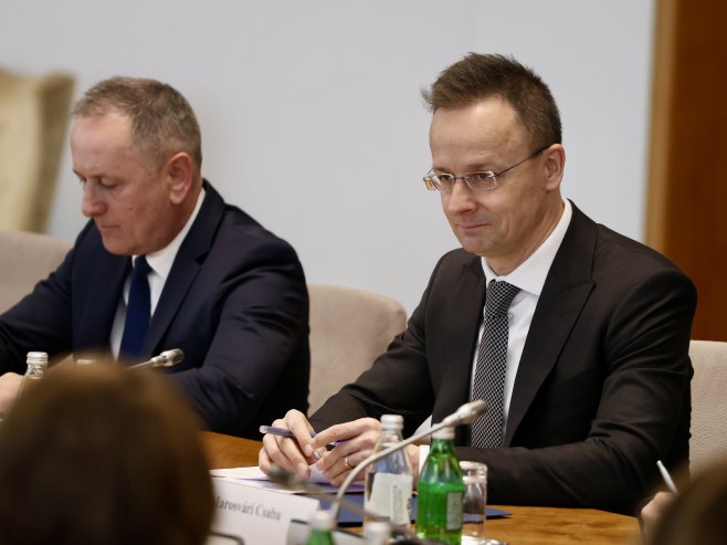 Сијарто: МОЛ жели већинско власништво у НИС-у; Рафинерија нафте у Панчеву од стратешког значаја (ВИДЕО)