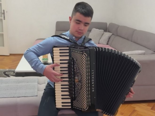 Млади хармоникаш Владимир Куртиновић набољи амбасадор Добоја