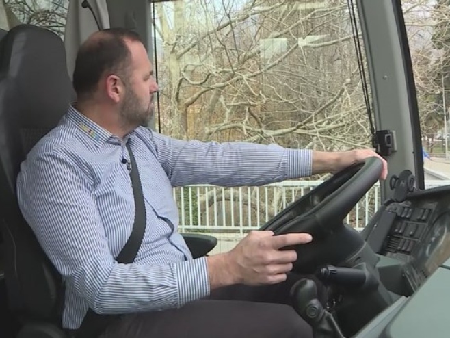 Међународни дан возача и аутомеханичара - колико је тежак и одговоран овај посао? (ВИДЕО)