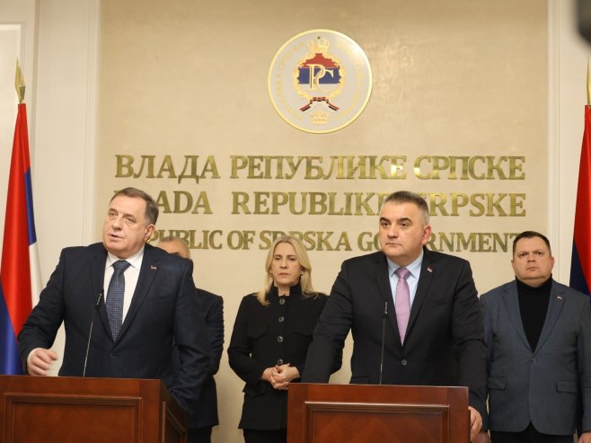 УЖИВО - Конференција за новинаре након састанка Минића са делегацијом СНСД-а