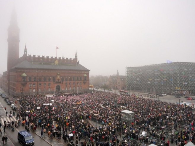 Масовне демонстрације у Копенхагену против планова САД  (ВИДЕО)