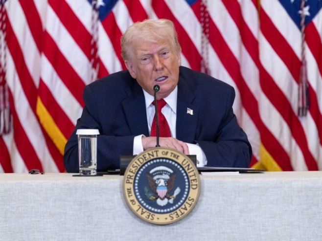 Трамп: Поништиће се сва акта потписана аутопеном