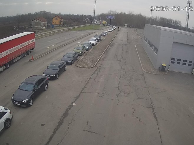 Појачана фреквенција возила на ГП Градишка и Доња Градина