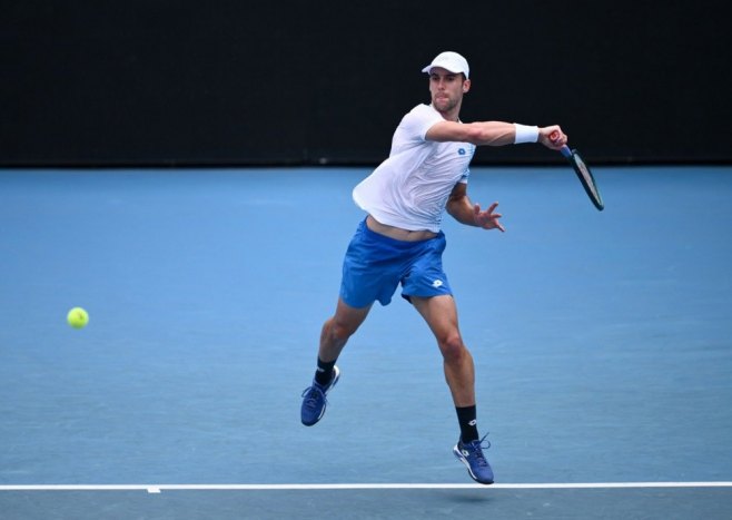 Ђере елиминисан у првом колу Аустралијан опена