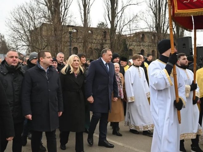 Додик: Величанствена литија улицама Бањалуке; Предани нашој православној вјери и традицији (ФОТО)