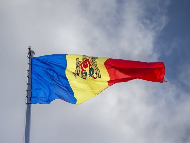 Застава Молдавије (фото: EPA/DUMITRU DORU) - 