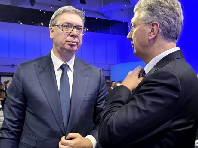 Вучић са Пленковићем у Давосу о НИС-у и укупној енергетској ситуацији