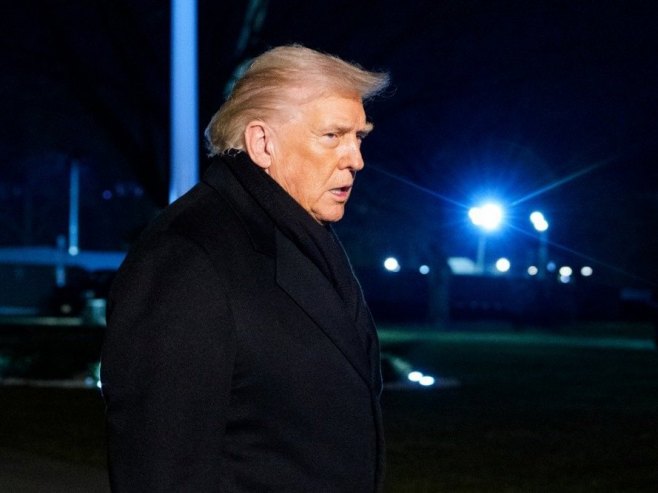 Бесент: Трамп стиже у Давос вјероватно са три сата закашњења