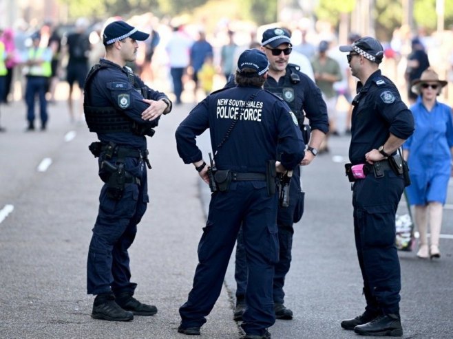 Пуцњава у Аустралији, убијено троје људи, нападач у бјекству (ВИДЕО)