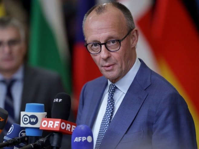 Њемачка полиција спријечила напад еколошких активиста на приватни авион њемачког канцелара