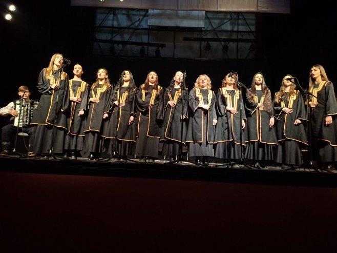 У Градишци одржан "Светосавски сабор пјесме са Косова и Метохије кроз Српску" (ФОТО/ВИДЕО)