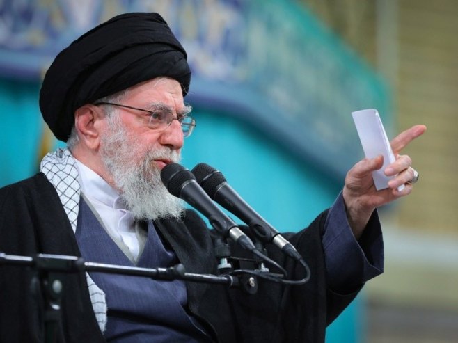 Због пријетњи од америчког напада ирански врховни вођа се крије у подземном склоништу