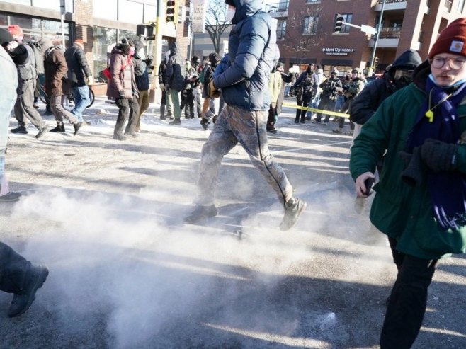 Поново пуцњава у Минеаполису, убијен мушкарац