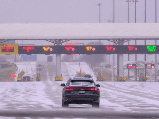 Најмање 20 америчких држава прогласило ванредно стање због невремена