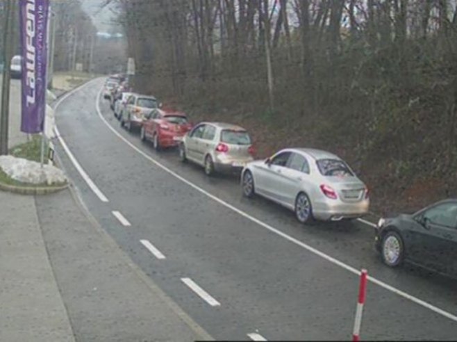 Појачана фреквенција возила на прелазима Велика Кладуша, Изачић и Орашје