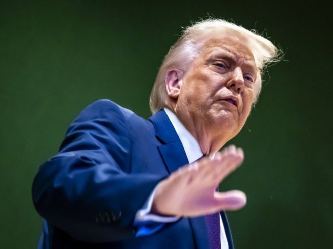 Трамп: Канада уништава саму себе трговинским споразумом са Кином