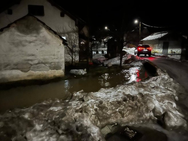 Источна Илиџа: Проглашена ванредна ситуација због бујичних вода (ФОТО)