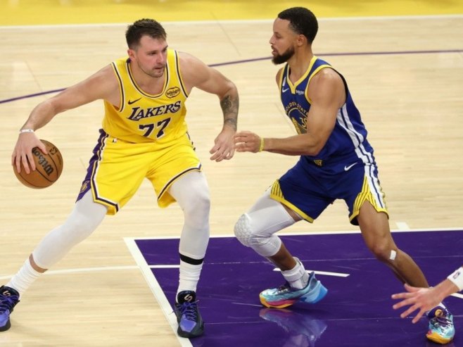 Дончић предводио Лејкерсе до побједе против Чикага