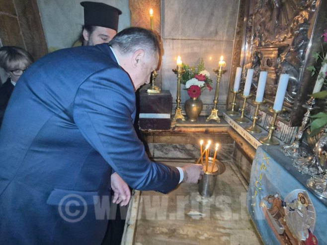 Додик: Молећи се на Христовом гробу, мислио сам и на српски народ