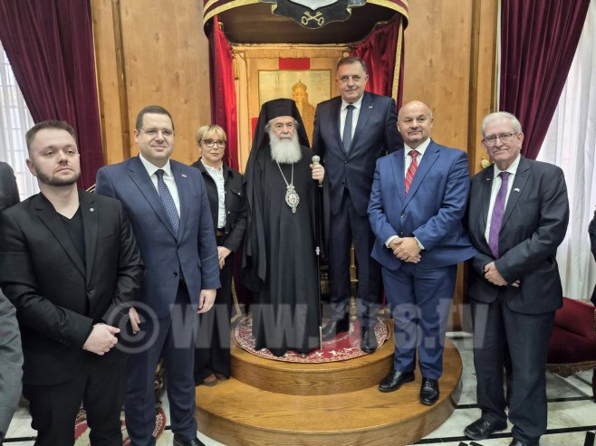 Додик: Велика част што ме патријарх Теофил позвао да стојим на трону уз њега (ВИДЕО)