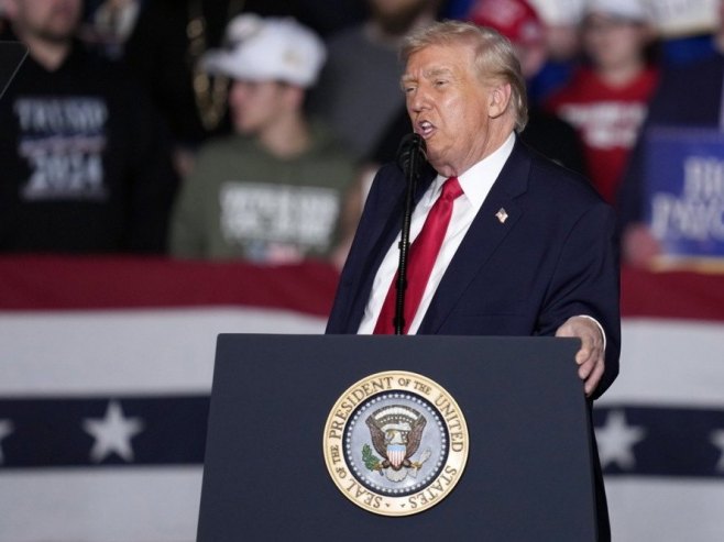 Доналд Трамп (фото: EPA/MATTHEW PUTNEY) Доналд Трамп (фото: EPA/MATTHEW PUTNEY) -