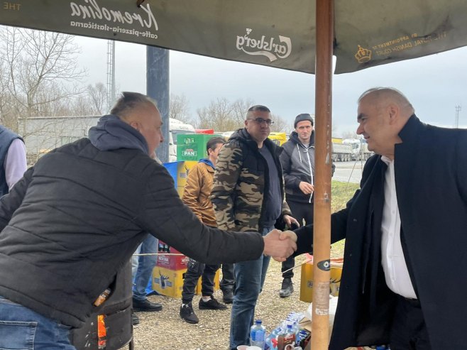 Стевановић: Подршка превозницима и опомена онима који одлучују о њиховој судбини