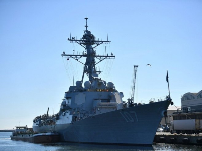 Амерички разарач стигао на Блиски исток