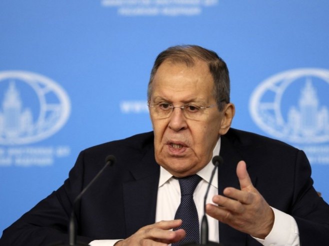 Лавров: Европа гура Украјину у рат и покушава да посвађа Русију и САД