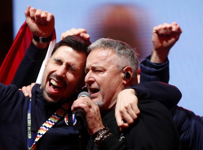 Захтјев за оцјену уставности закључка Владе да преузме организацију дочека рукометаша