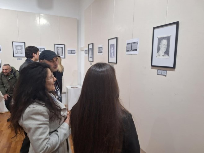 У Музеју "Стара Херцеговина" изложба портрета "Велика имена малих екрана"