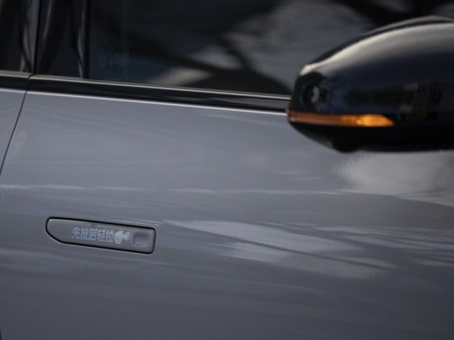 Пекинг забранио увучене кваке на вратима аутомобила