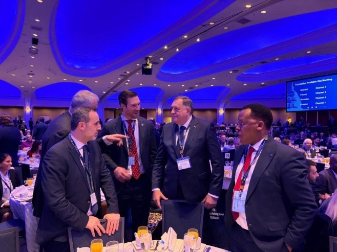 Додик: Велика ми је част што присуствујем Молитвеном доручку (ФОТО)