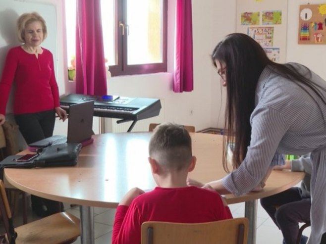 Каква је улога асистената у настави и да ли су довољно плаћени? (ВИДЕО)