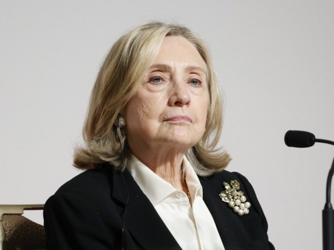 Хилари Клинтон тражи да о везама са Епстином јавно свједочи