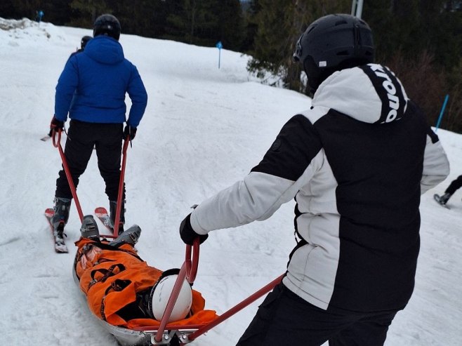 Успјешно завршена обука за обезбјеђење штићених личности у зимским условима (ФОТО)
